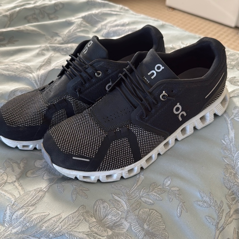 On cloud 5 women’s